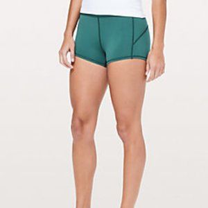 In Movement Short Everlux 2.5" in Green Jasper